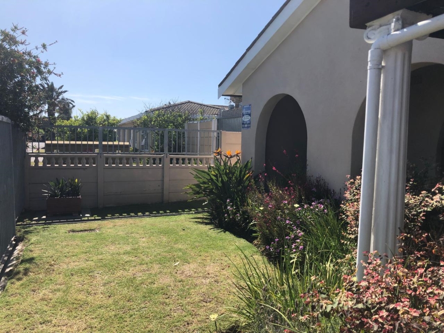 5 Bedroom Property for Sale in Goodwood Park Western Cape